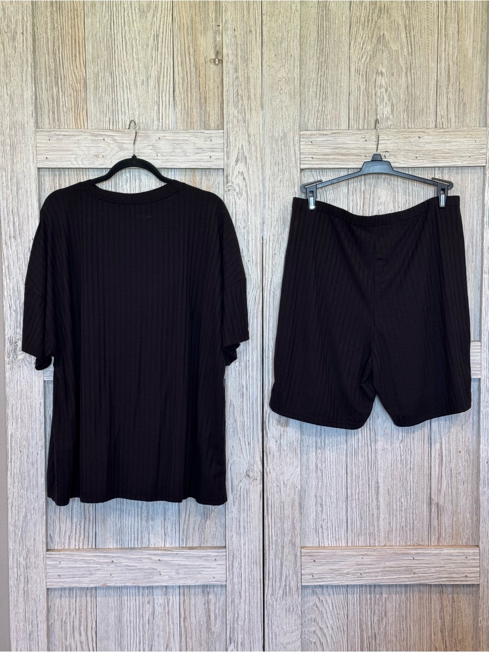 Basic Bae Women’s Black Ribbed V-Neck Top and Shorts Set sz 2XL - Picture 10 of 11
